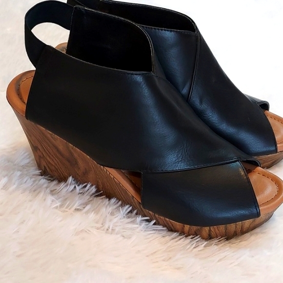 Unlisted by Kenneth Cole Shoes - Unlisted by Kenneth Coleblack wedge sandal size 8.5